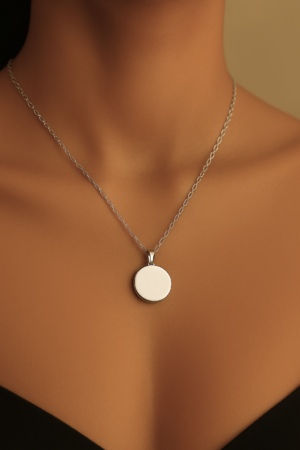 Sicherheitskette Silber für Frauen Eternal Necklace Silver mit Notfallknopf